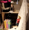 「LiccA CAFE」店内に展示されているリカちゃん人形