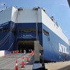 自動車専用船「APHRODITE LEADER」（20日・横浜港大さん橋国際客船ターミナル）