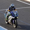 トップを走るNo.21 YAMAHA FACTORY RACING TEAM