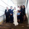 「マーチエキュート神田万世橋」で初めて行なわれた“電車すれすれの結婚式”（JR東日本ステーションリテイリング／みんなのウェディング、8月8日）