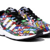 アディダスオリジナルスがシュータンロゴのアーカイブデザインをアッパーにコラージュした「ZX FLUX」の新作モデル（1万2,000円）を発売
