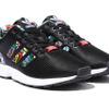 アディダスオリジナルスがシュータンロゴのアーカイブデザインをアッパーにコラージュした「ZX FLUX」の新作モデル（1万2,000円）を発売