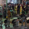 破片を一つ一つ捜査する陸軍や警察のＥＯＤ