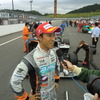 TV中継の優勝インタビューを受ける石浦宏明。