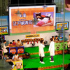 武蔵野大学（東京都江東区有明）で8月22日に開催された「マイクラキッズフェス」。参加した親子たちは“PS Vita”でマインクラフトに熱中した