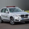 BMW X5 新型のPHVがフォーミュラE のレスキュー車に