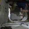 「こうのとり」5号機からMSPR-2が運び出される様子。このような大きな実験ラックが運べるのも「こうのとり」5号機の特徴