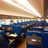 日曜日の朝8時台に東京を発った「こだま639号」N700系車内。公衆無線LANも利用できる