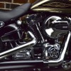 ソフテイルファミリー全機種に「ツインカム110B」（1689cc）エンジンを搭載。写真は2016年型『FXSB ブレイクアウト』。