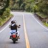 バイクでのツーリング（イメージ）