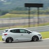 マックスフェルスタッペン選手が駆るルノー ルーテシアルノースポール トロフィー