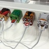 アプリ ダウンロードでもらえるUSB充電器ステッカー（使用中）