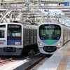 ラッピング電車は30000系（右）を使用。10月13日から運行を開始する。