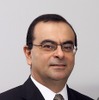 日産ゴーン社長、最も素敵なお父さんに選ばれてご機嫌