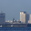 護衛艦は通常、ただちに出られるように「出船」状態で着岸するが、いずもは「入船」状態で着岸していた。