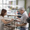 各工場で作り手が陶磁器づくりを解説