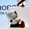 トヨタブースにちょこんと座る『KIROBO MINI』（東京モーターショー2015）