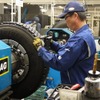 トレッドの貼り替え作業