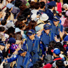 昨年は観客の間をハイタッチしながら戻った。今年はどうなるか。