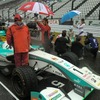 #1 中嶋一貴は第1レースで4位となり、王座の可能性をかろうじて残した。