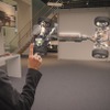 マイクロソフトのメガネ型ホログラムコンピュータ、「HoloLens」を使ったボルボカーズのデモンストレーション