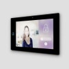 「TATERU kit」のスマートドアホンの室内端末となるタブレットの利用イメージ（画像はプレスリリースより）