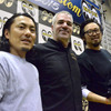 写真左からカスタムワークスゾンの植田氏、HDJスチュワート社長、吉澤氏。