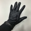 シープスキンメンズ「ストライプブラック」の手の甲側