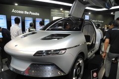 【人とくるまのテクノロジー2017】旭化成、コンセプトEV アクシー を展示…自動車関連ビジネスを3倍に 画像