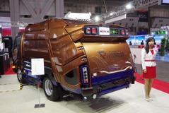【2017NEW環境展】「カッコいいゴミ収集車」はもはやトレンド? 環境への配慮、見た目にも 画像