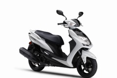 ヤマハ シグナスX XC125SR、カラーリング変更…新排出ガス規制にも適合 画像