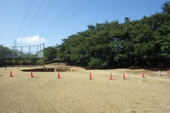 北陸新幹線のトンネル工事で土砂崩落…上のグラウンドも陥没 画像