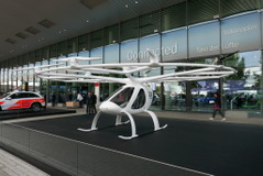 【フランクフルトモーターショー2017】人が乗れるドローン? Volocopter 出展…特別仕様 画像