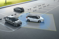 【日産 リーフ 新型】クラリオン、自動駐車用ECUとナビシステムをOEM供給 画像
