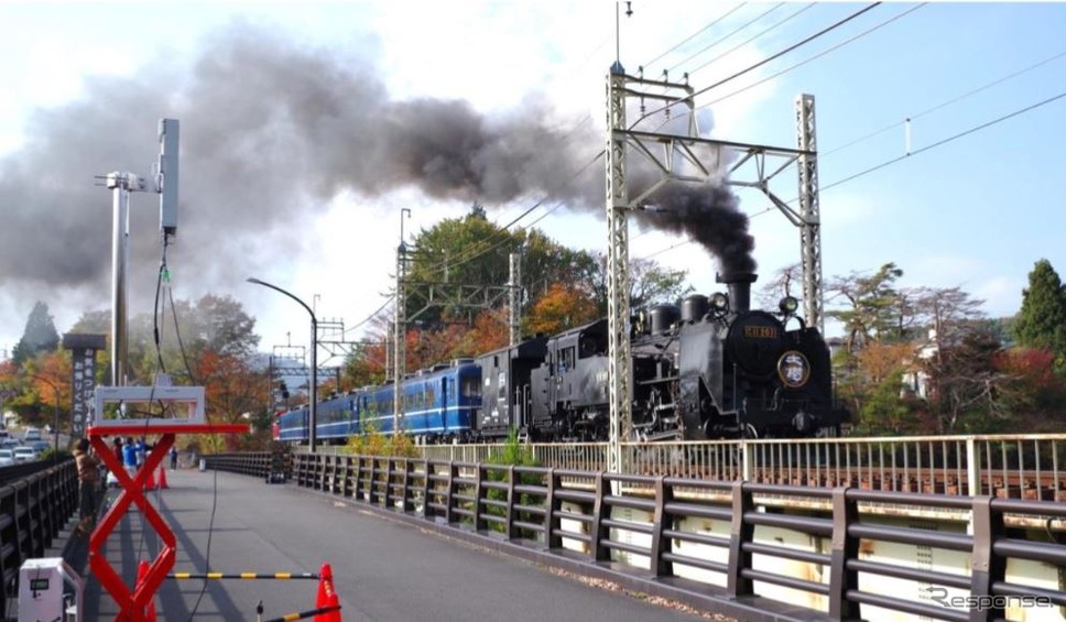 鬼怒川橋りょう付近で行なわれた試験風景。