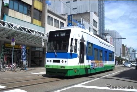 豊橋鉄道へ譲渡される800形802号。