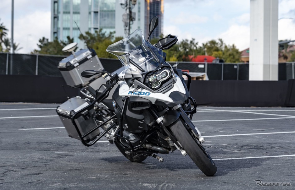 BMWのライダーレスバイクのプロトタイプのデモ走行（CES 2019）