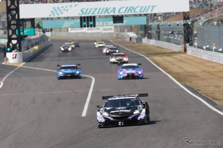 3月に開催された、モースポフェス 2019 SUZUKA～モータースポーツファン感謝デー～でのSUPER GT車両走行の様子