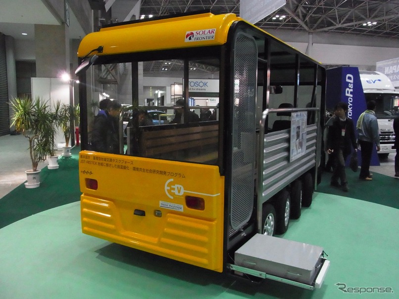使用予定のEVバス、シンクトゥギャザーeCOM-8（オートモーティブワールド2012）