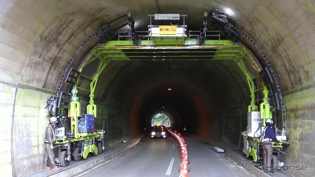 平沢トンネルにおける実証実験の様子