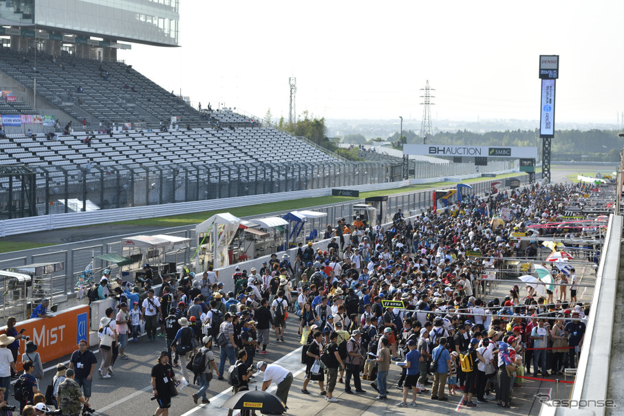 鈴鹿10時間耐久ピットウォーク