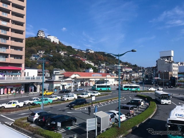 瀬戸内エリアMaaSの到着エリアに入る山陽本線尾道駅。