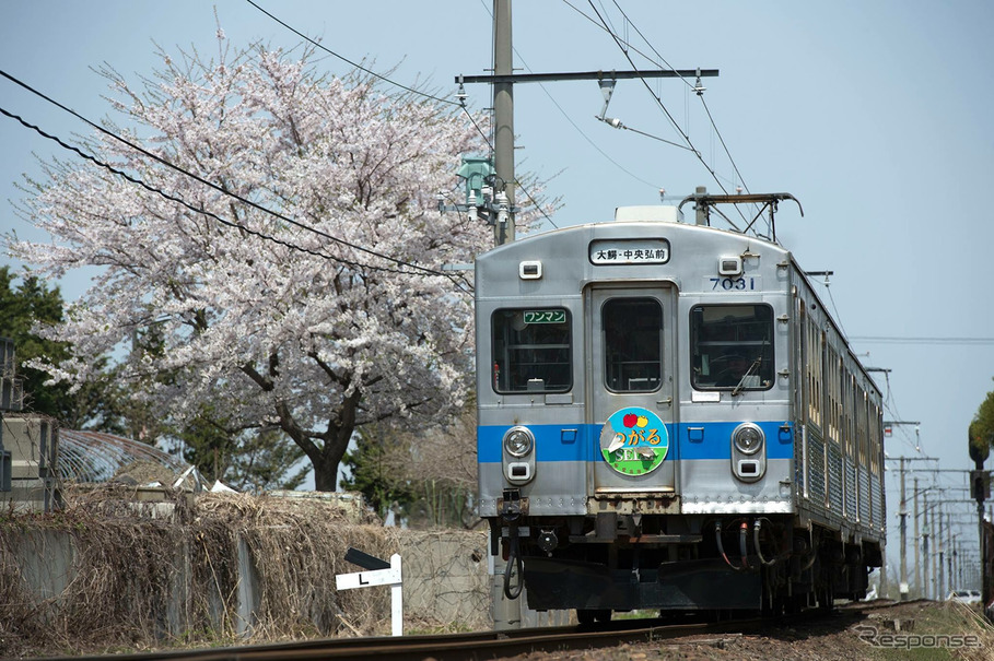 大鰐線の7000系電車。