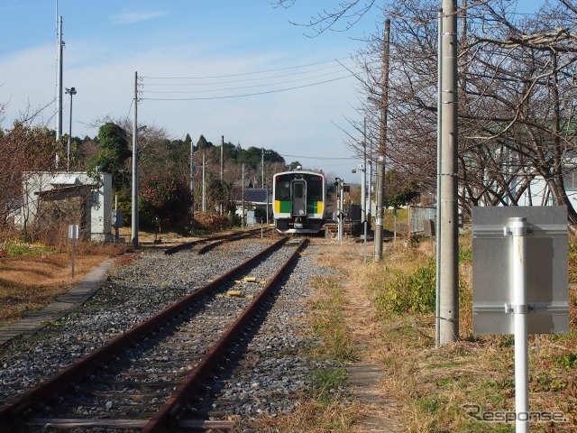 千葉県内のJR線では唯一、運行見合せが続いている久留里線。写真は上総亀山駅。