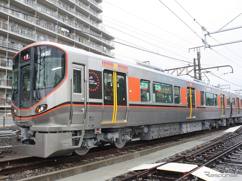 大阪環状線と桜島線の全列車を受け持つ最新鋭の323系。6月8日までに両線の全列車を置き換えた。