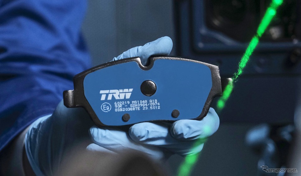 ZF傘下のTRWの電動車専用ブレーキパッド「TRWエレクトリックブルー」