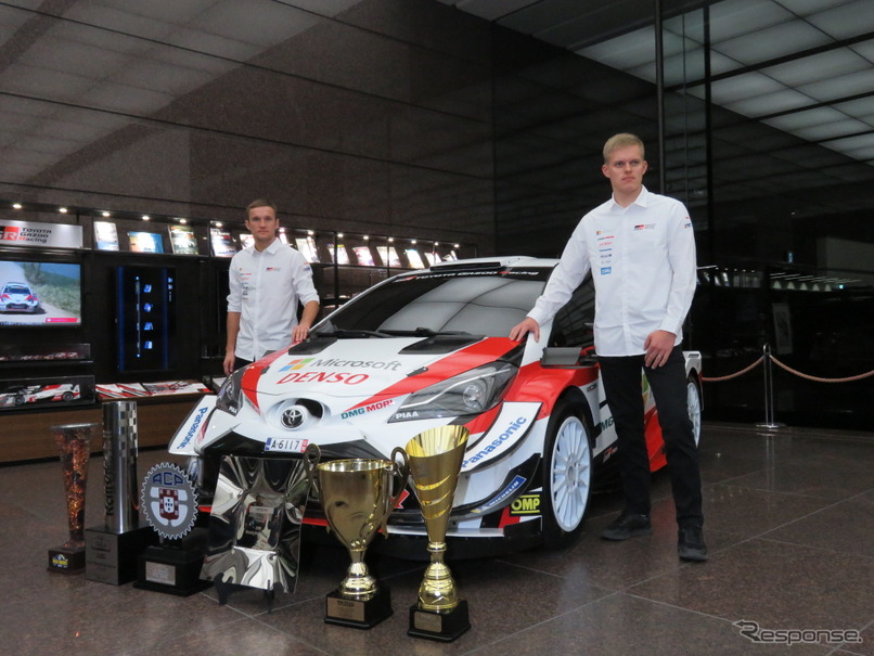 2019年WRCドライバー部門王者のタナク（右）と、コ・ドライバー部門王者のヤルヴェオヤ（左）。