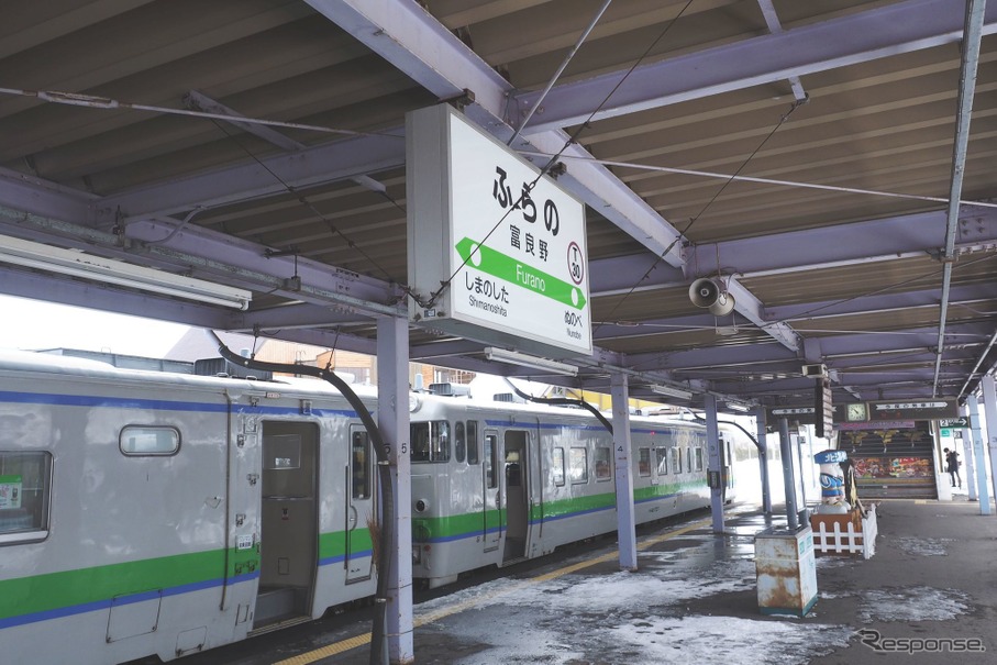 現在、旭川からやってくる富良野線の列車しか発着していない富良野駅。写真の列車は根室本線のキハ40形。