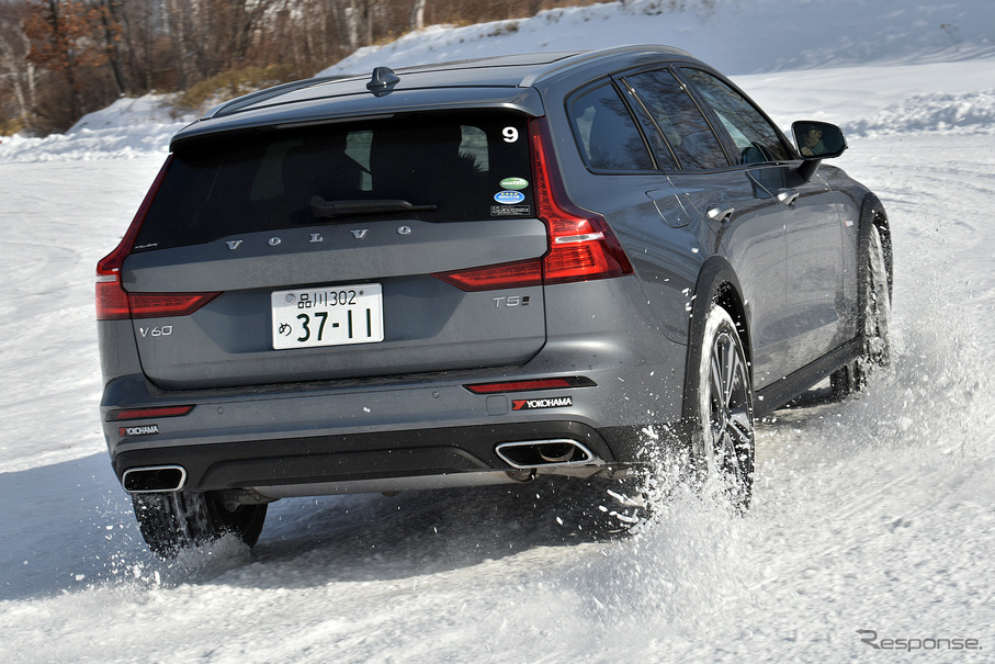 北海道の雪深いコースをボルボV60CCでテストドライブ