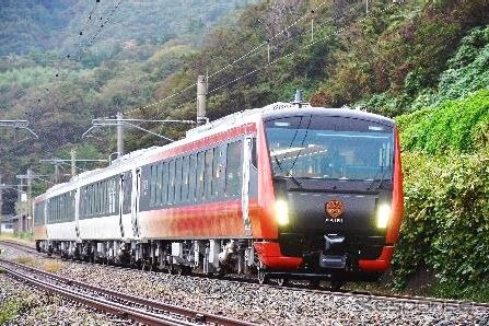 2019年10月から運行を開始した新潟の新観光列車『海里』。